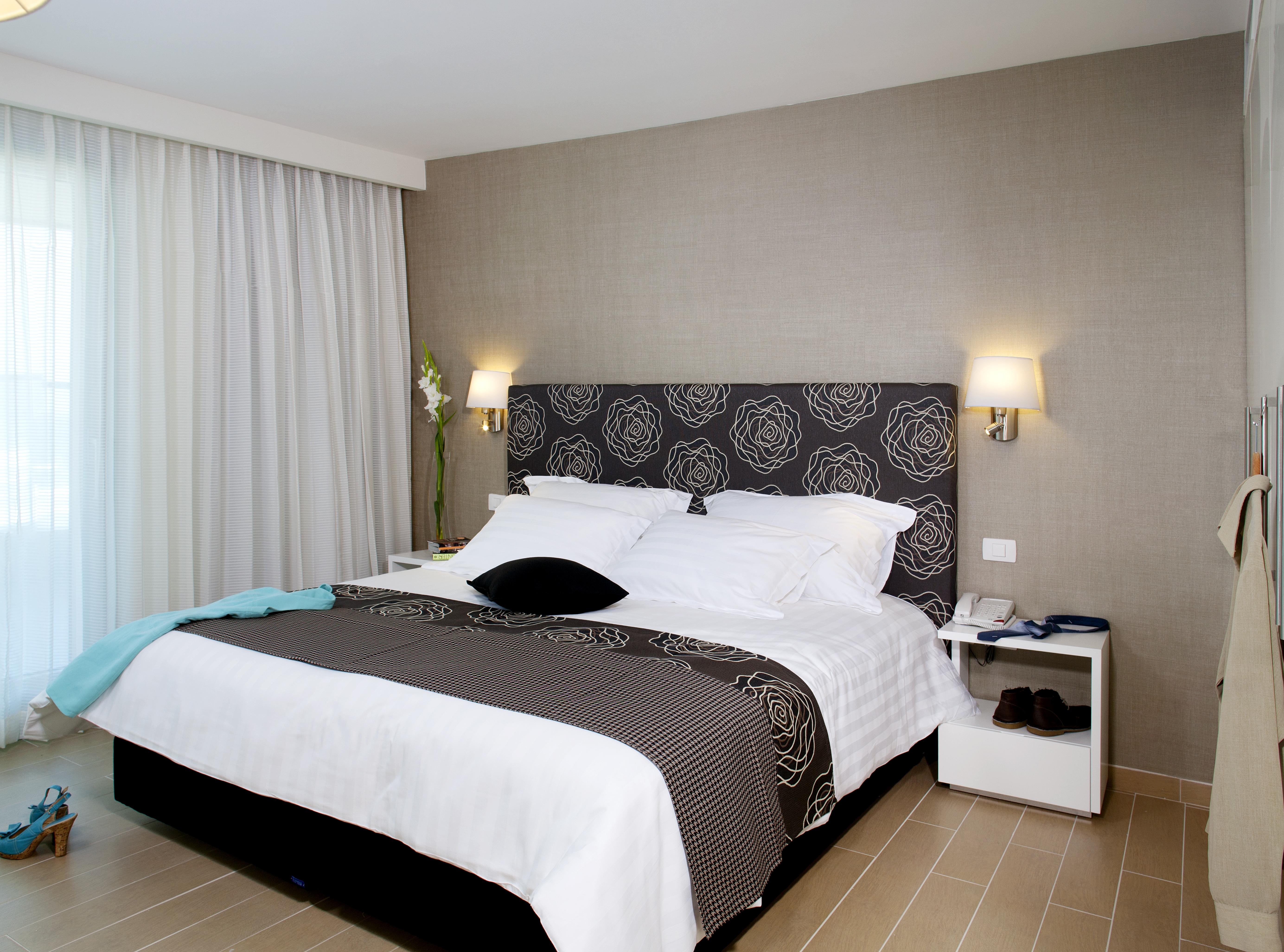 West All Suites Hotel Asjdod Buitenkant foto