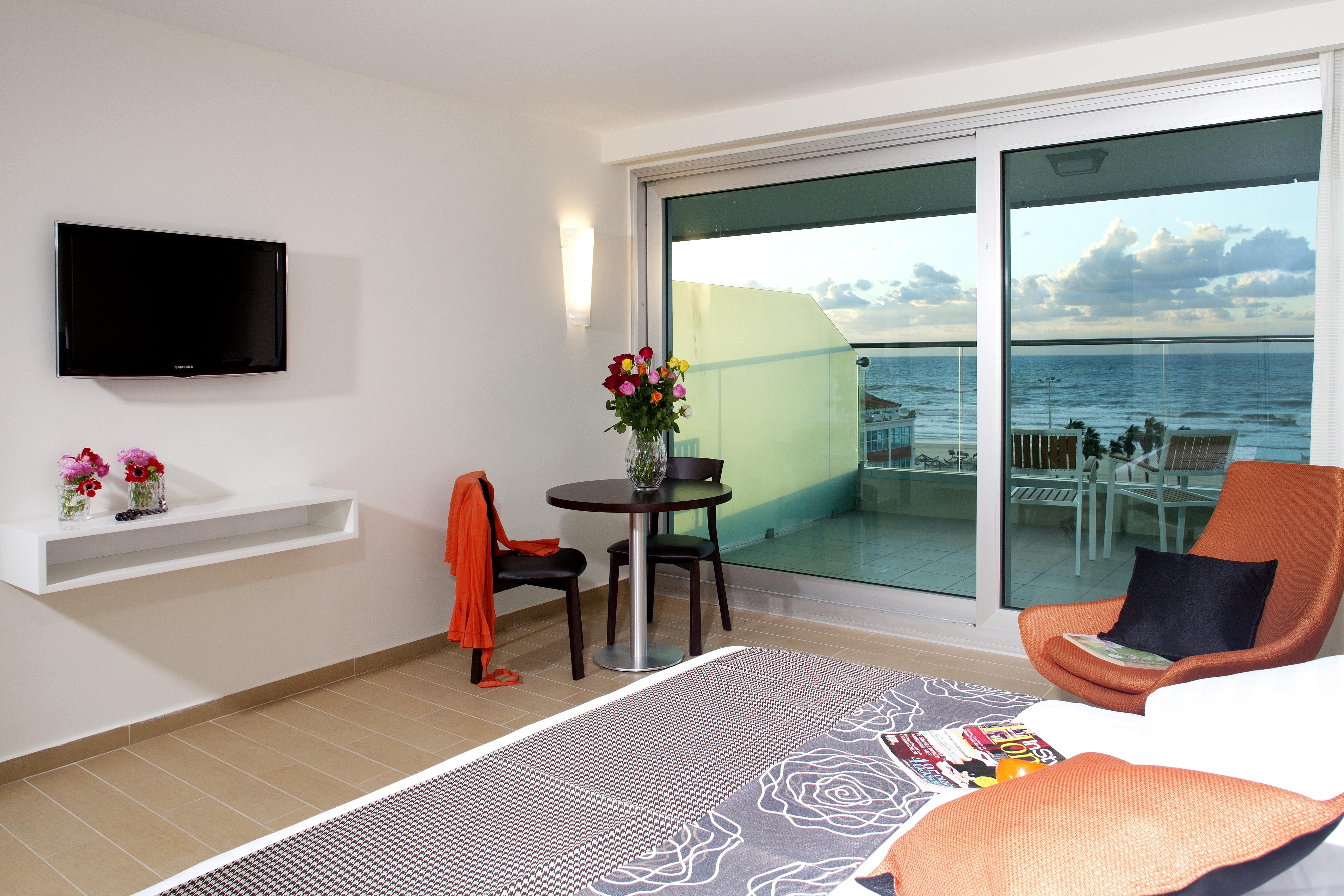 West All Suites Hotel Asjdod Buitenkant foto