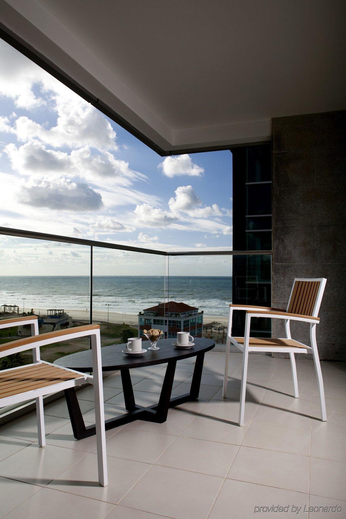 West All Suites Hotel Asjdod Buitenkant foto