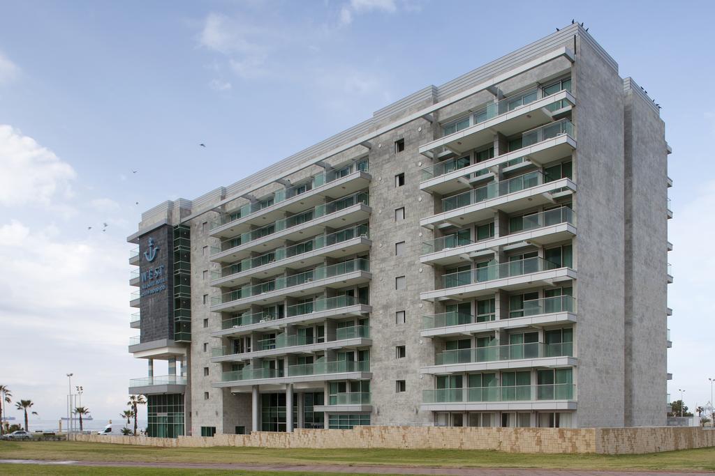 West All Suites Hotel Asjdod Buitenkant foto