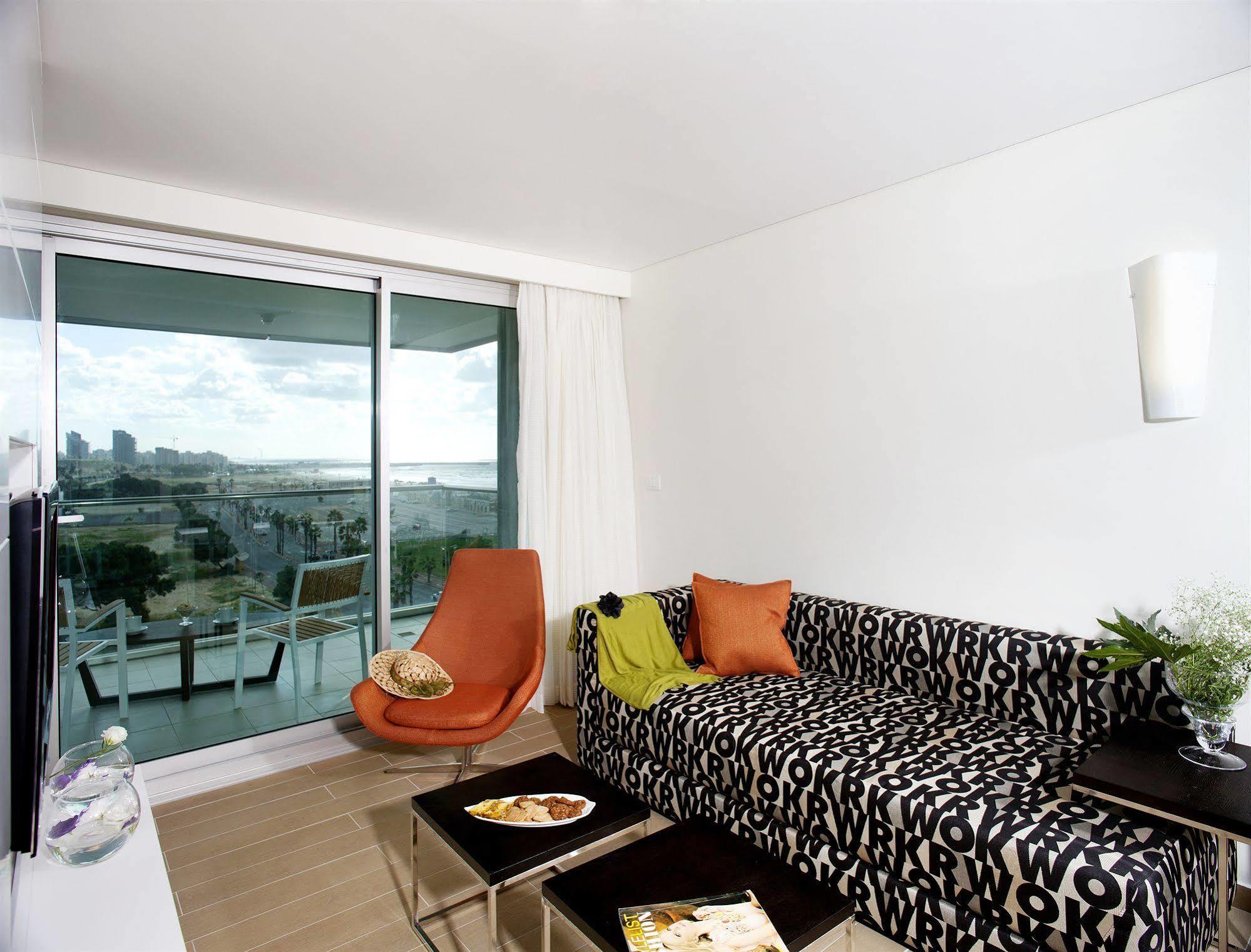 West All Suites Hotel Asjdod Buitenkant foto